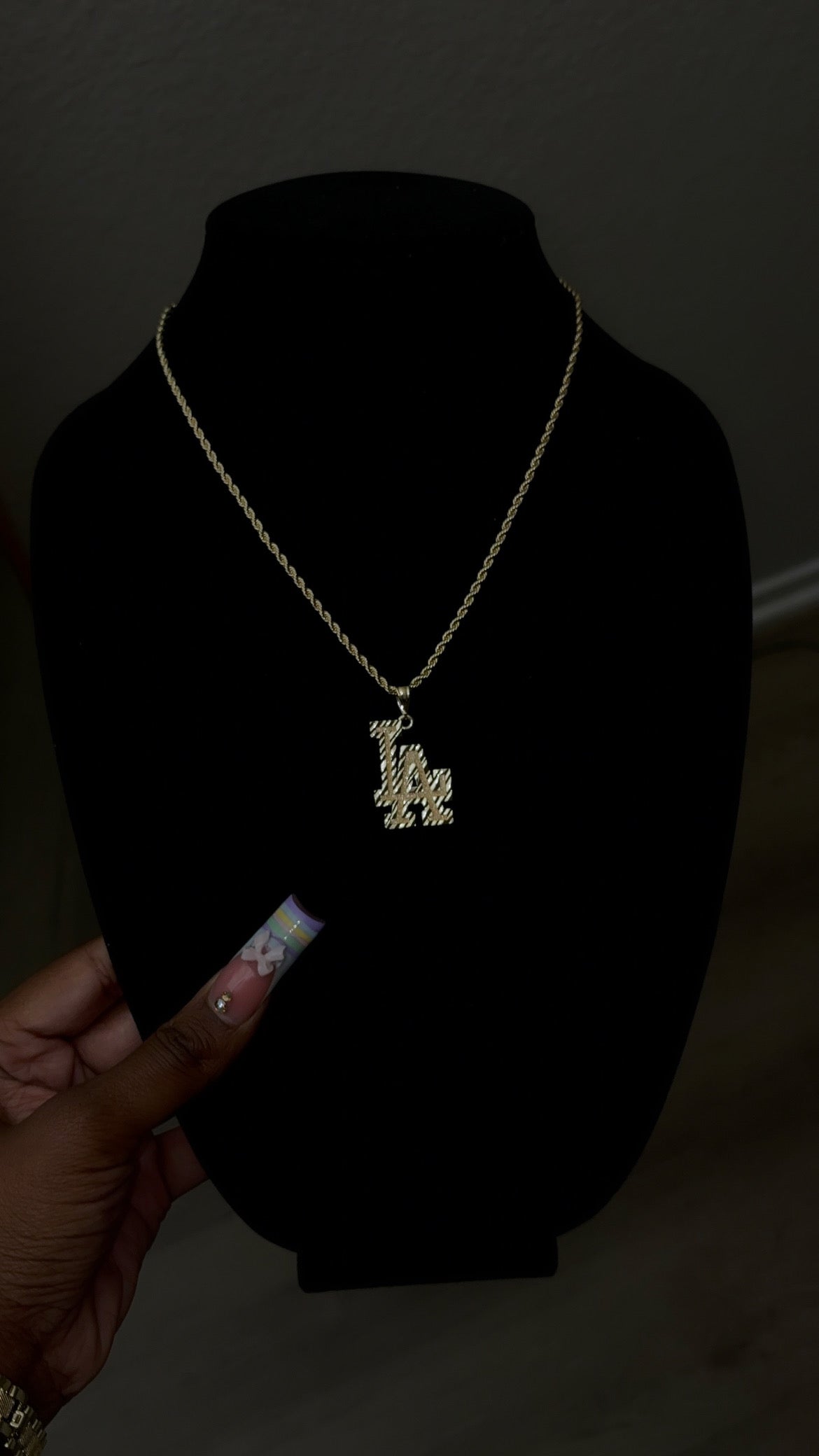 LA Pendant & Chain