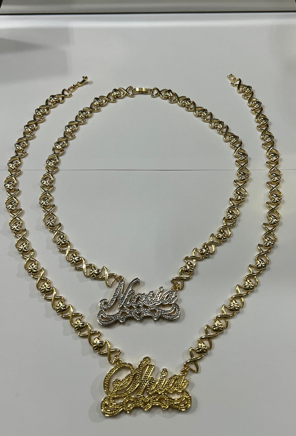 18K Gold Xoxo 3D nameplate necklace