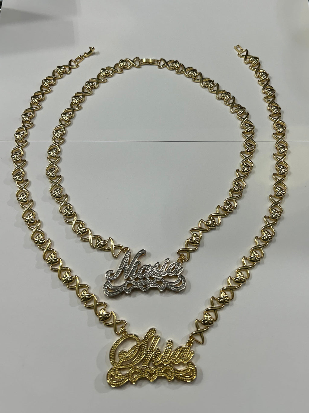 18K Gold Xoxo 3D nameplate necklace