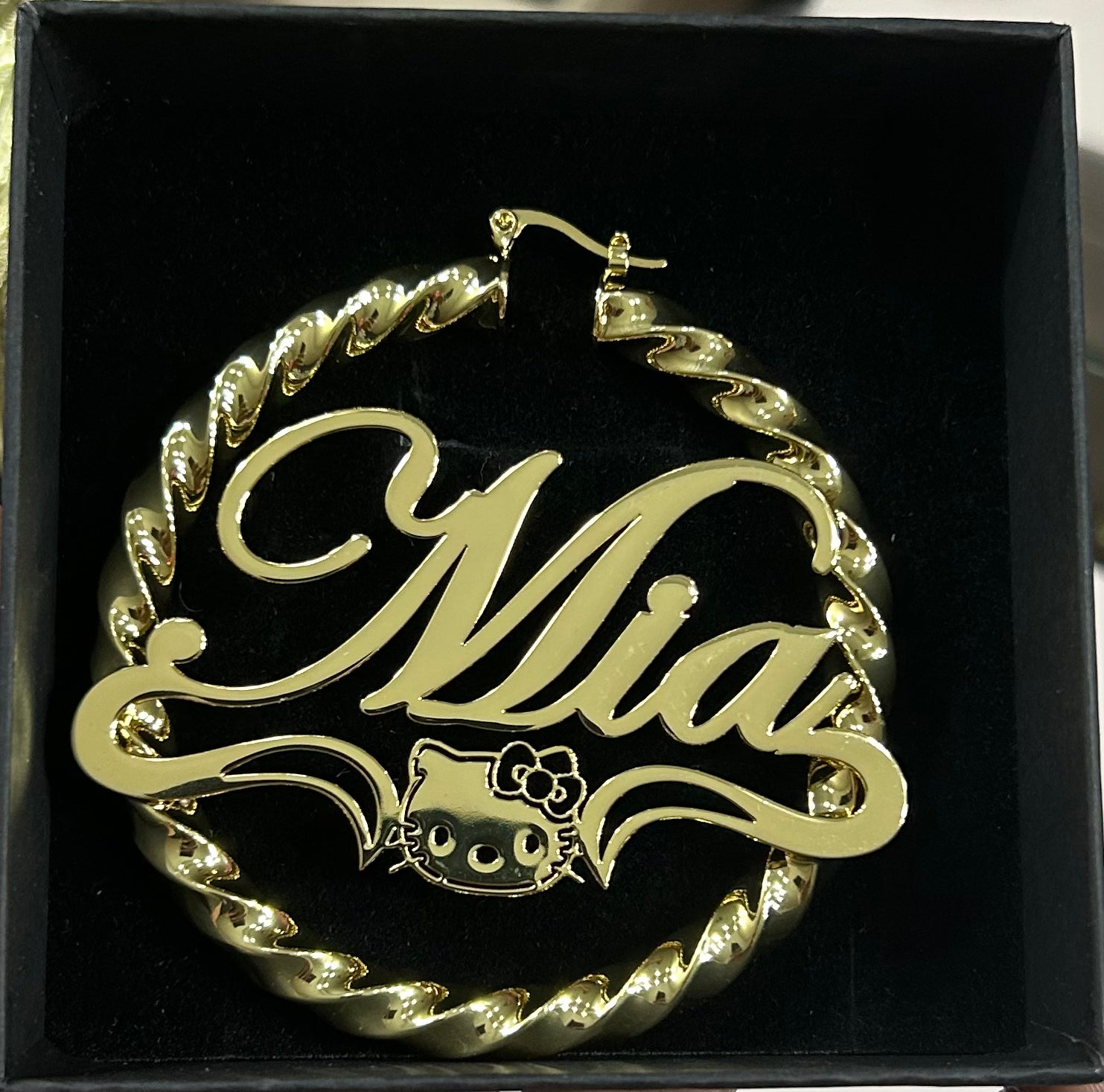 Hello Kitty Hoops Mia