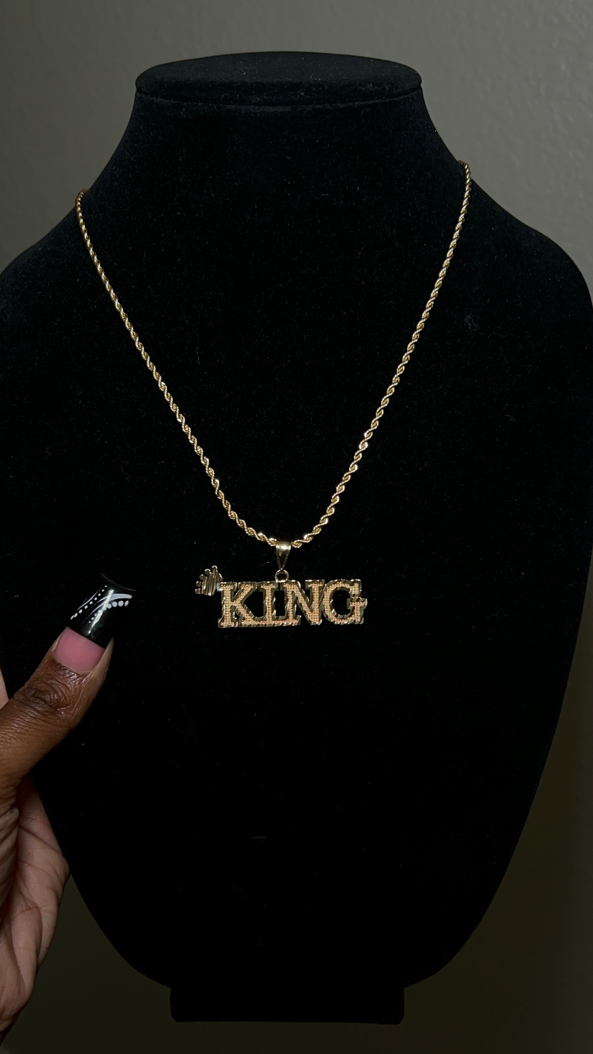 King Pendant & Chain