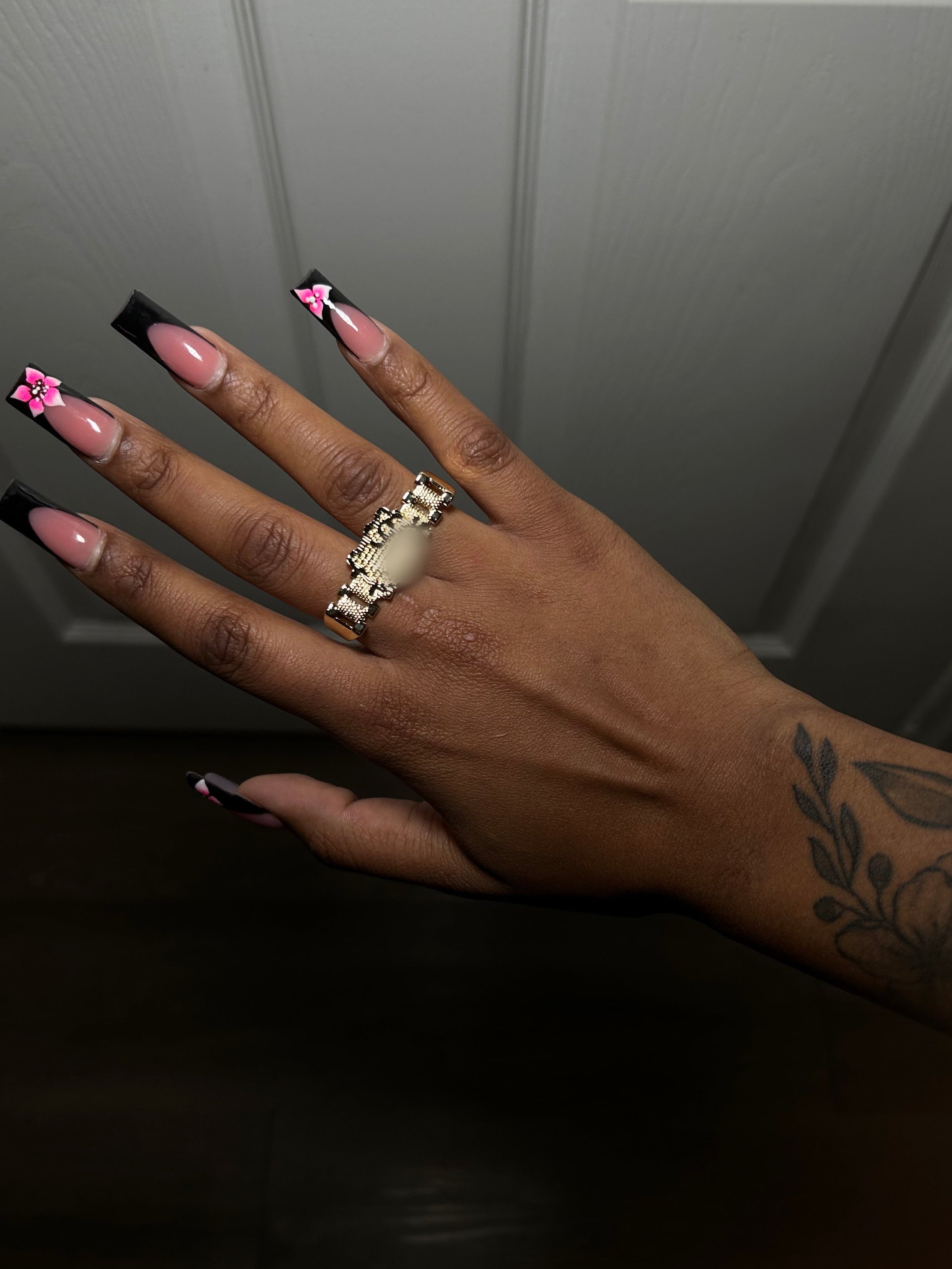 Two finger cat face ring