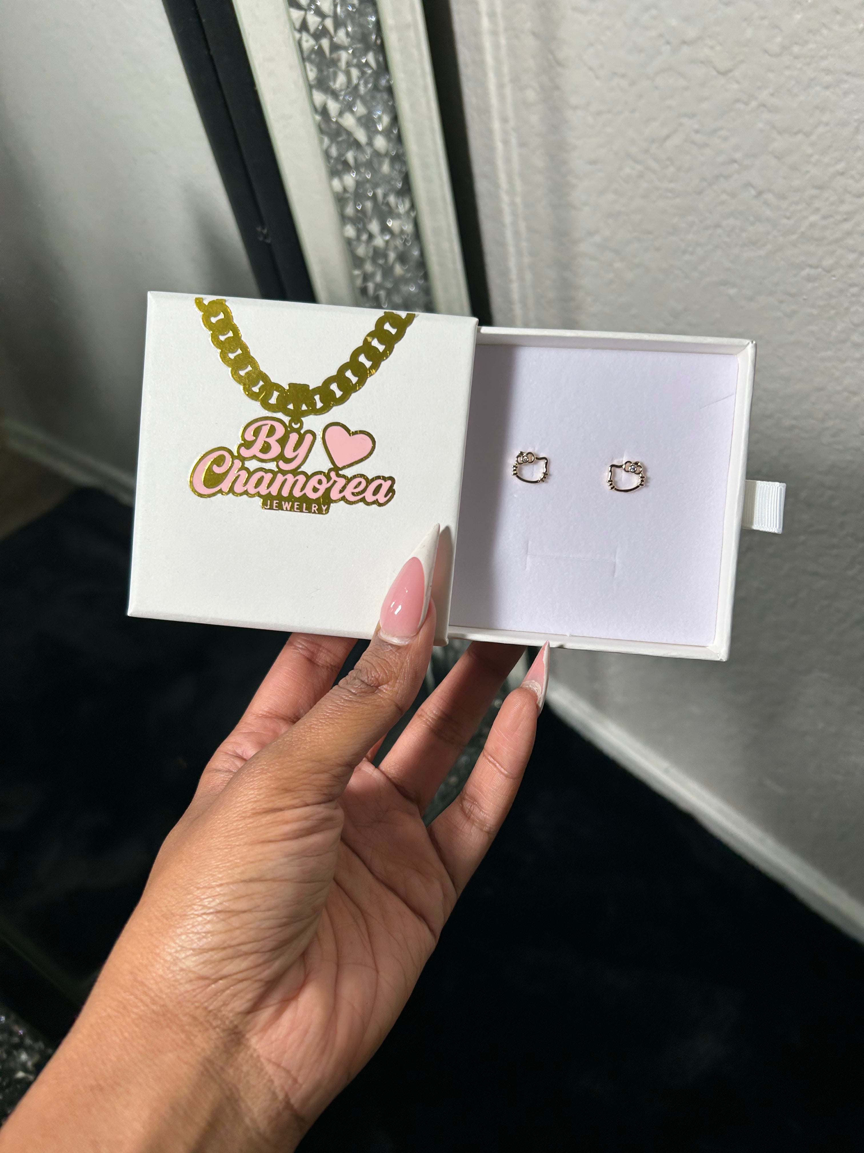 Dainty Gold Outline Kitty Studs