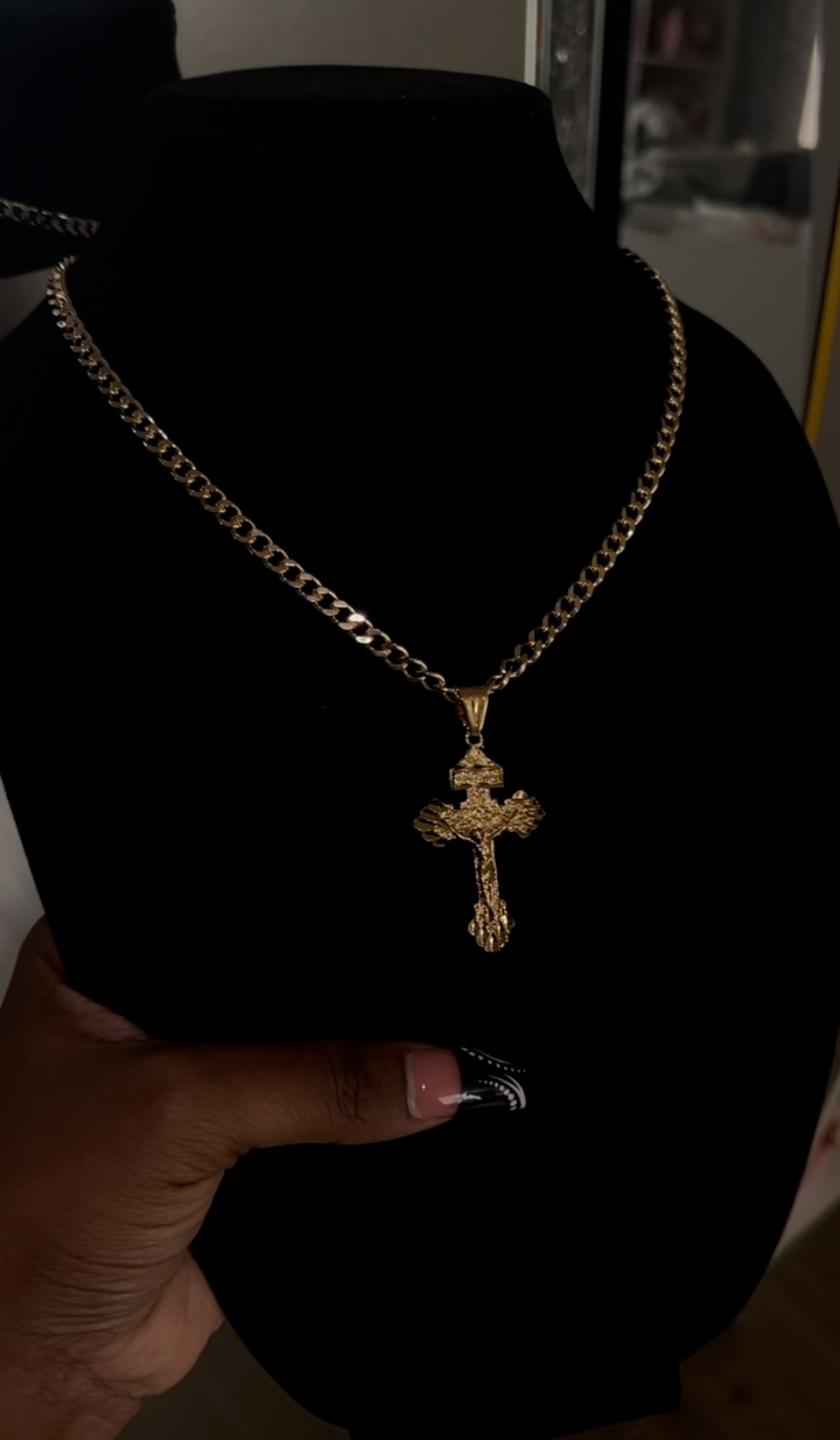 Crucified Jesus Pendant & Chain
